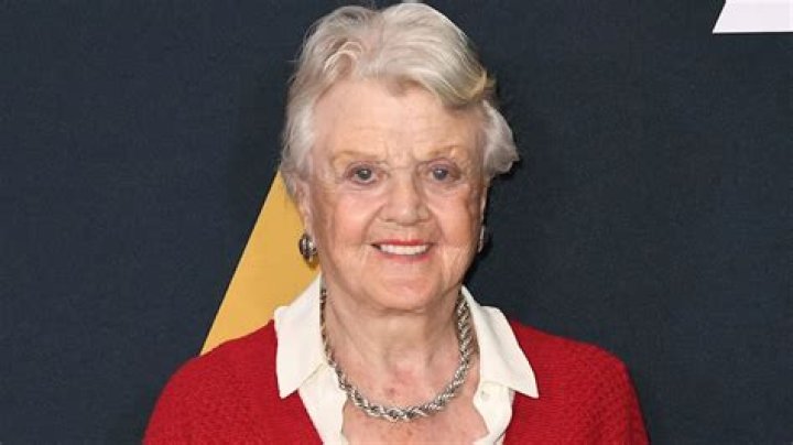 
Celebrities React to Angela Lansbury’s Death: ‘She, My Darlings, Was Everything’ 