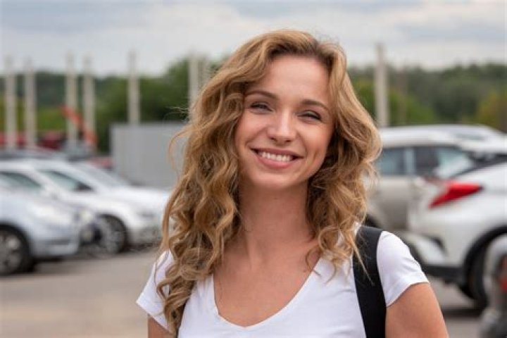 Evelin Dobos Height, Age, Boyfriend, Biography, Wiki, Net Worth