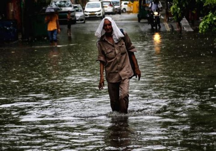 
Heavy rains pound Delhi; more showers likely 