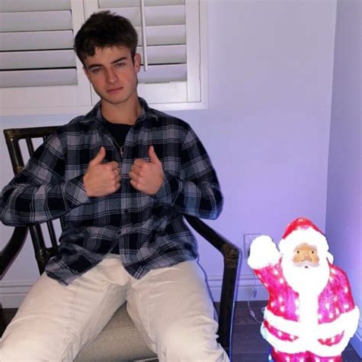 
Jaxon Fairbairn Height, Weight, Net Worth, Age, Birthday, Wikipedia, Who, Nationality, Biography 