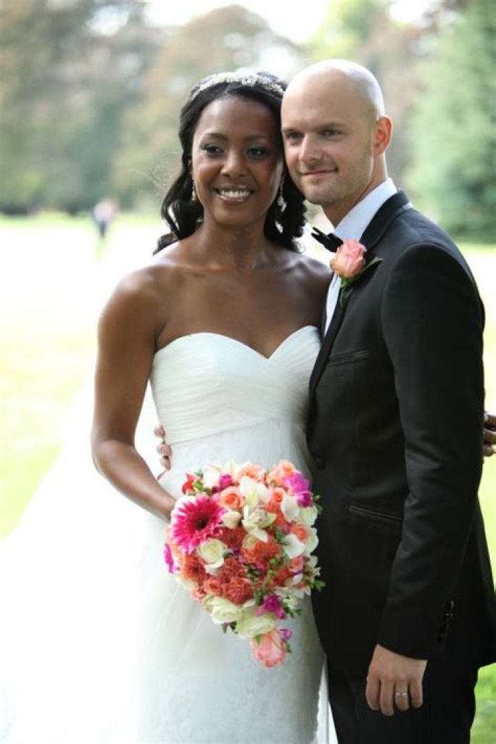 
Kelli Young Musical Family With Husband Iain James 