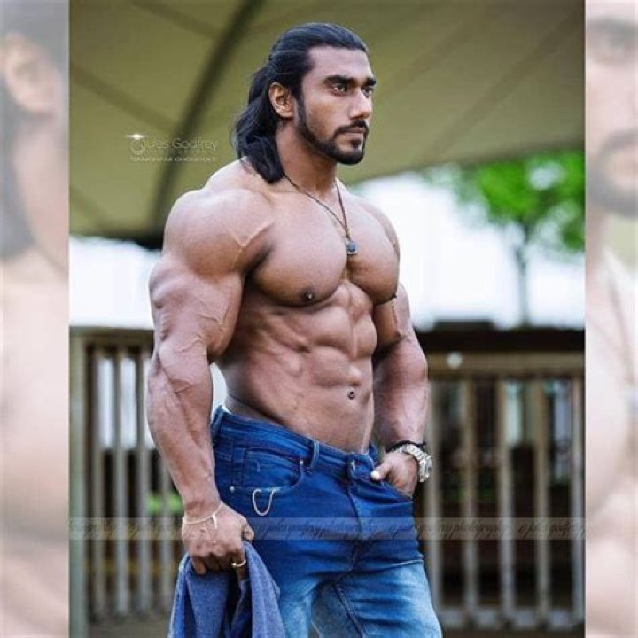 
Macubust Height, Weight, Net Worth, Age, Birthday, Wikipedia, Who, Nationality, Biography 