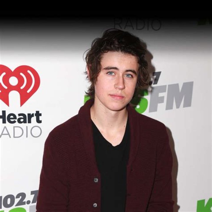 
Nash Grier Height, Weight, Net Worth, Age, Birthday, Wikipedia, Who, Nationality, Biography 