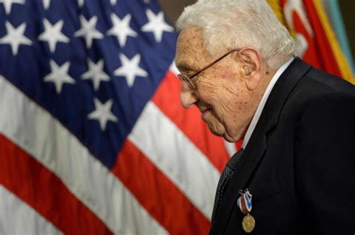 The American hornist Vincent DeRosa passed away at the age of 101. Here is his obituary and cause of death.