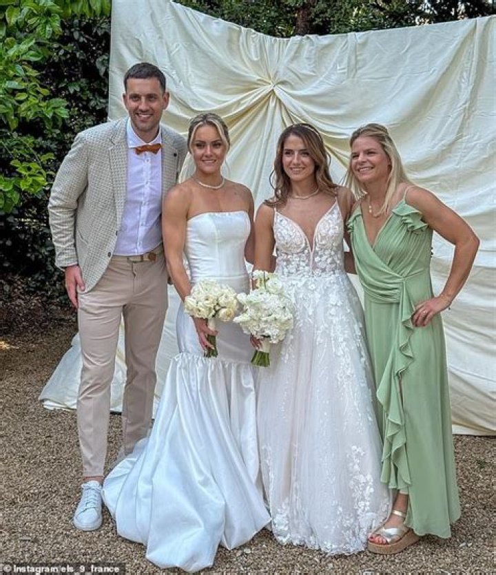 
Who Is Beth Mead Husband? Relationship Timeline With Partner Danielle van de Donk 