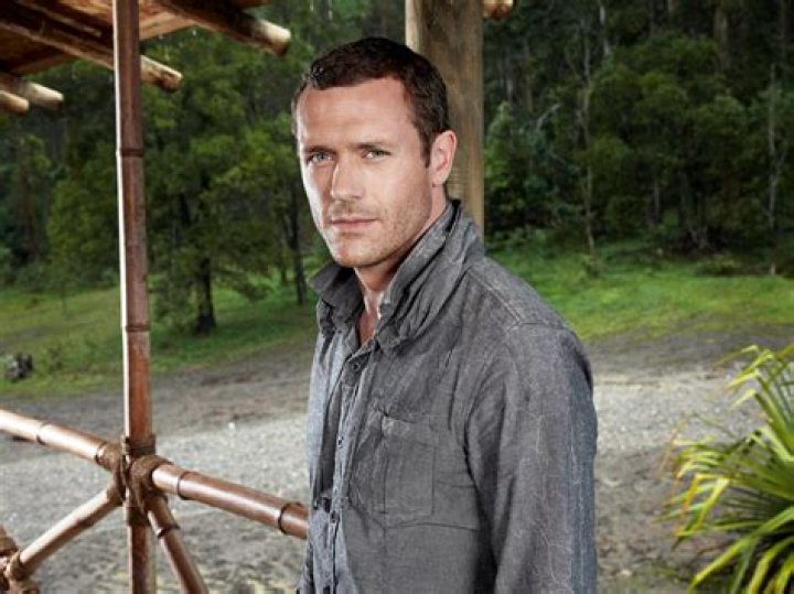 
Who is Jason O’Mara’s Wife, Paige Turco? Measurements 
